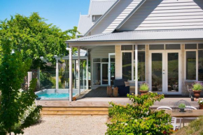 Sades, Daylesford